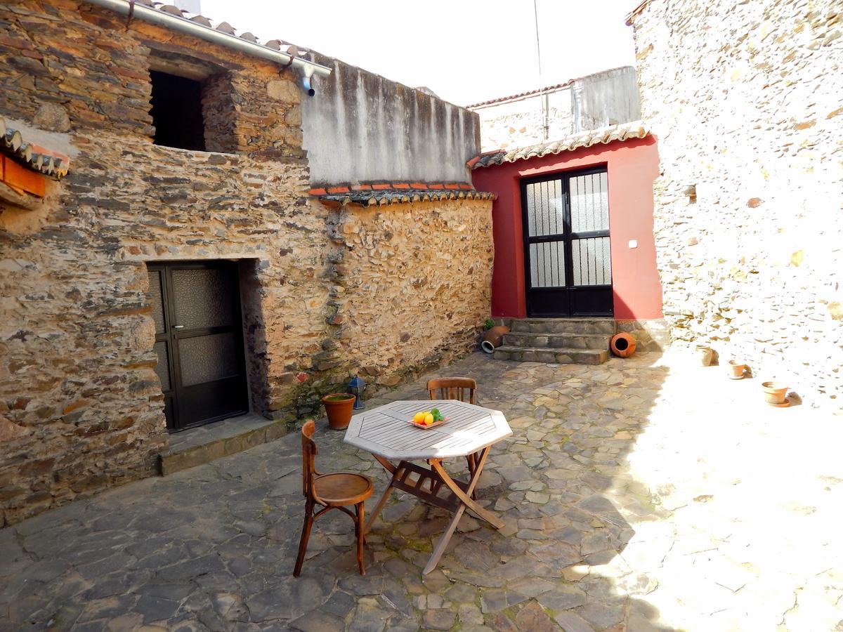Casa Rural La Perra Gorda Zorita  Exteriör bild